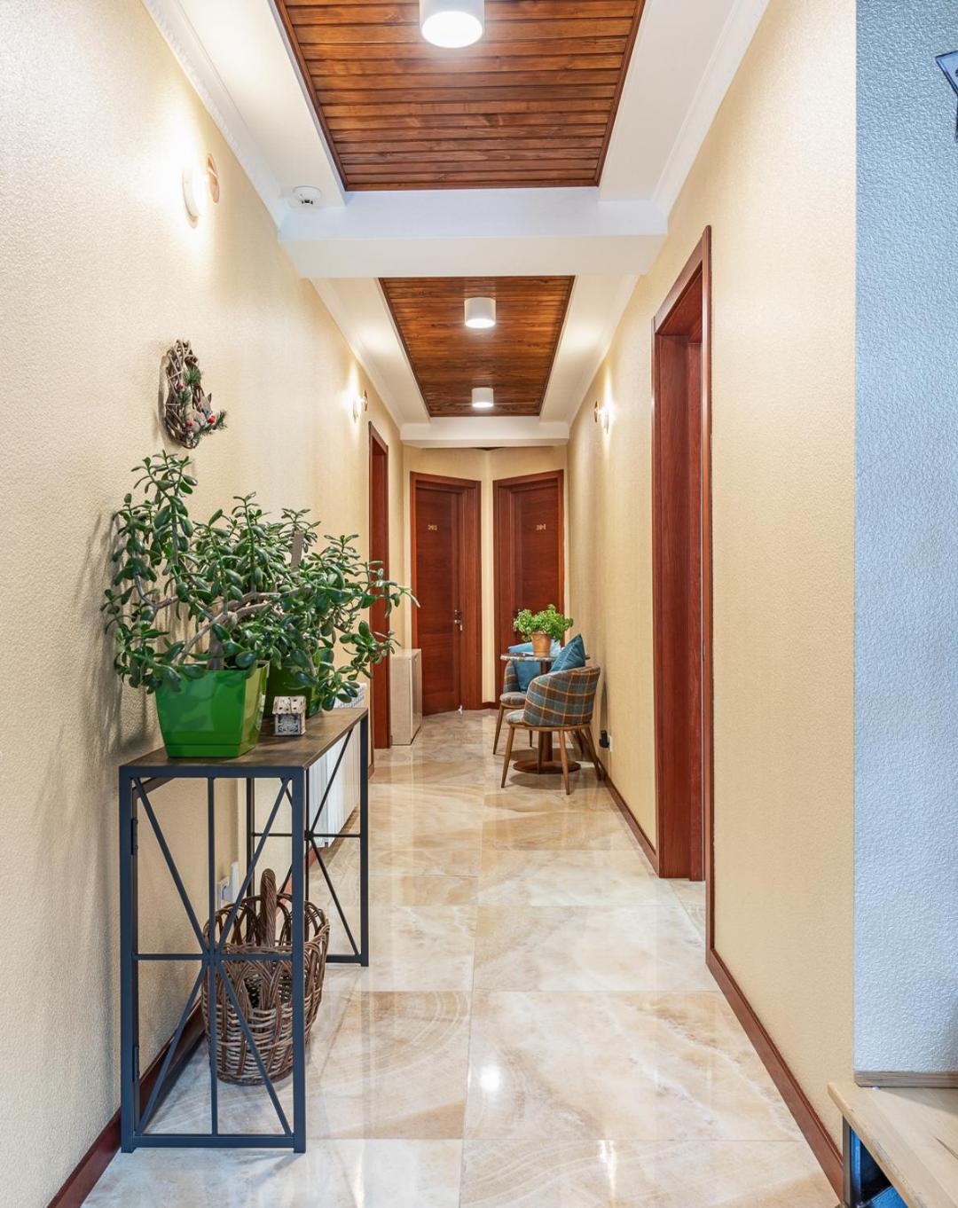 Hotel Gold Tower Mestia Exterior foto